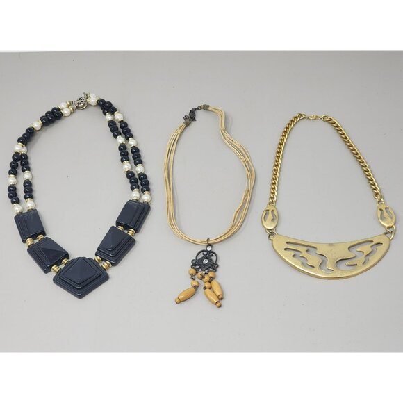 Lot of 3 Vintage Necklaces Gold Necklace/Black Lucite/Beaded‎ Necklaces - Picture 1 of 12